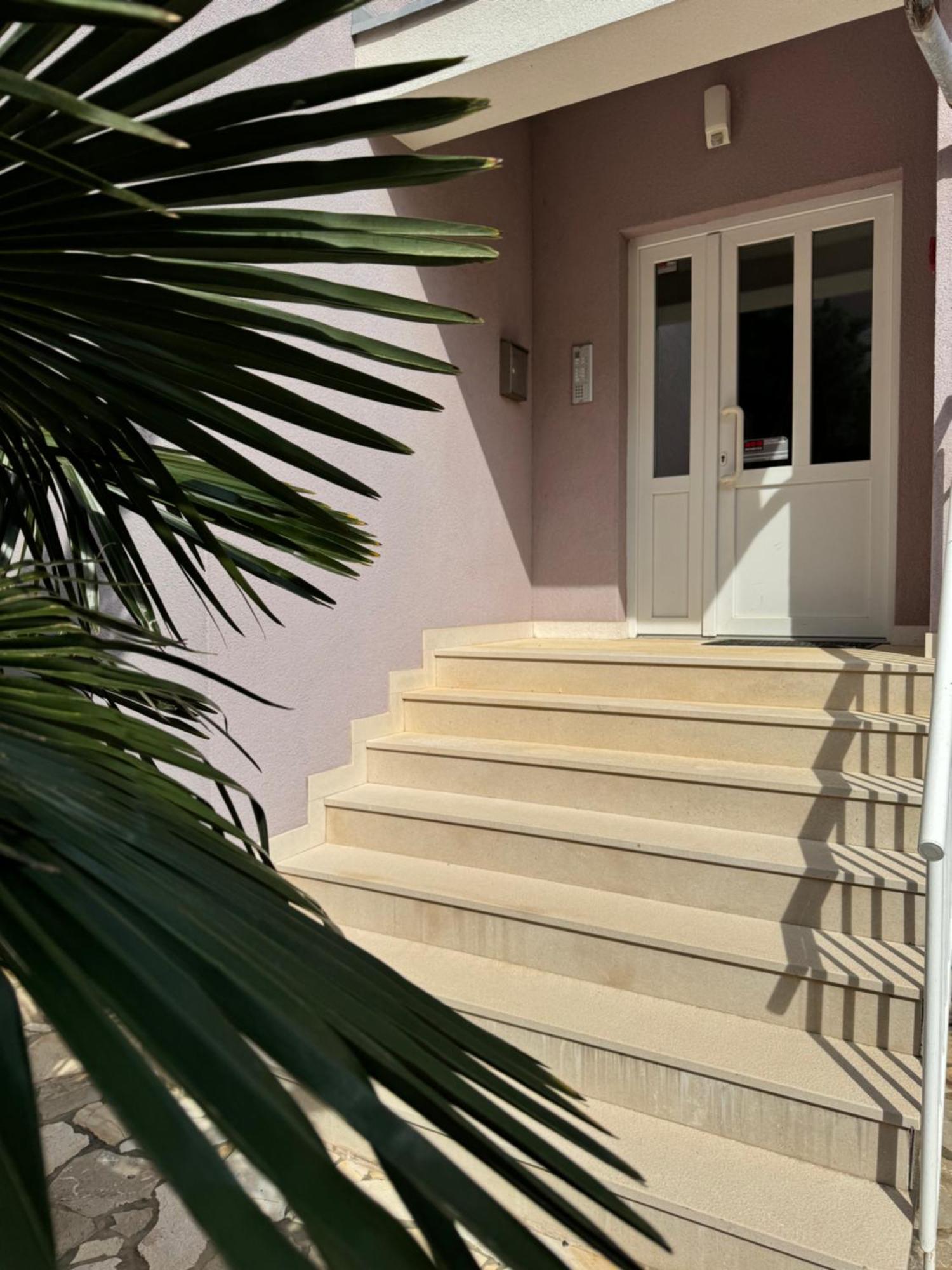 Apartmani Marija Klimno A Exterior photo