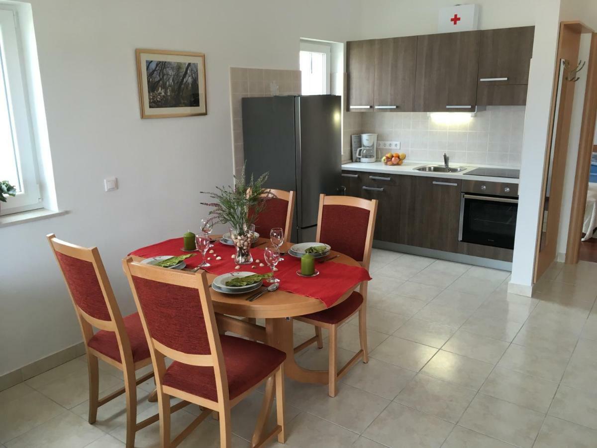 Apartmani Marija Klimno A Exterior photo